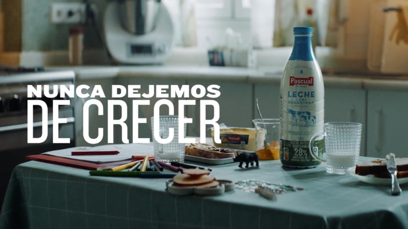 Leche estrena y campaña para seguir creciendo juntos