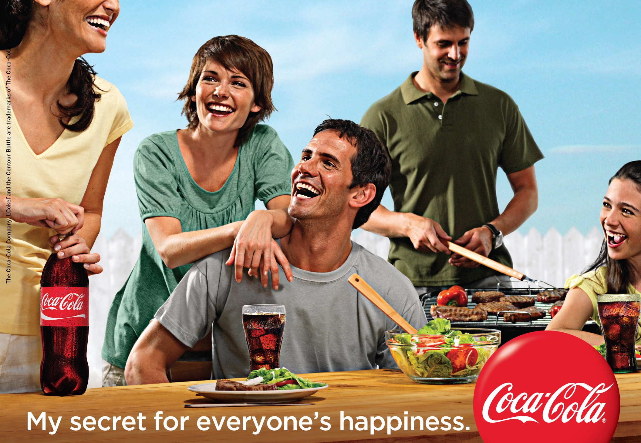 Everybody were happy. Coca Cola реклама. Кока кола семья. Coca Cola с человеком. Coca Cola маркетинг.